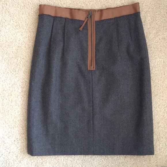 Pencil Skirt from Ann Taylor Loft in size 2 - Picture 3 of 3